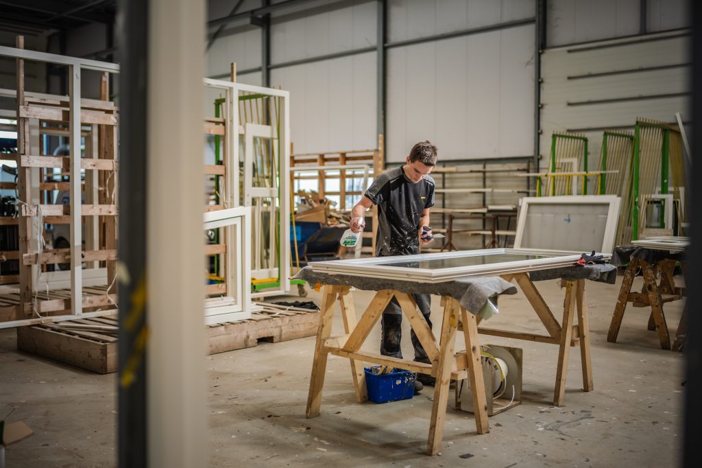 Medewerker Afmontage